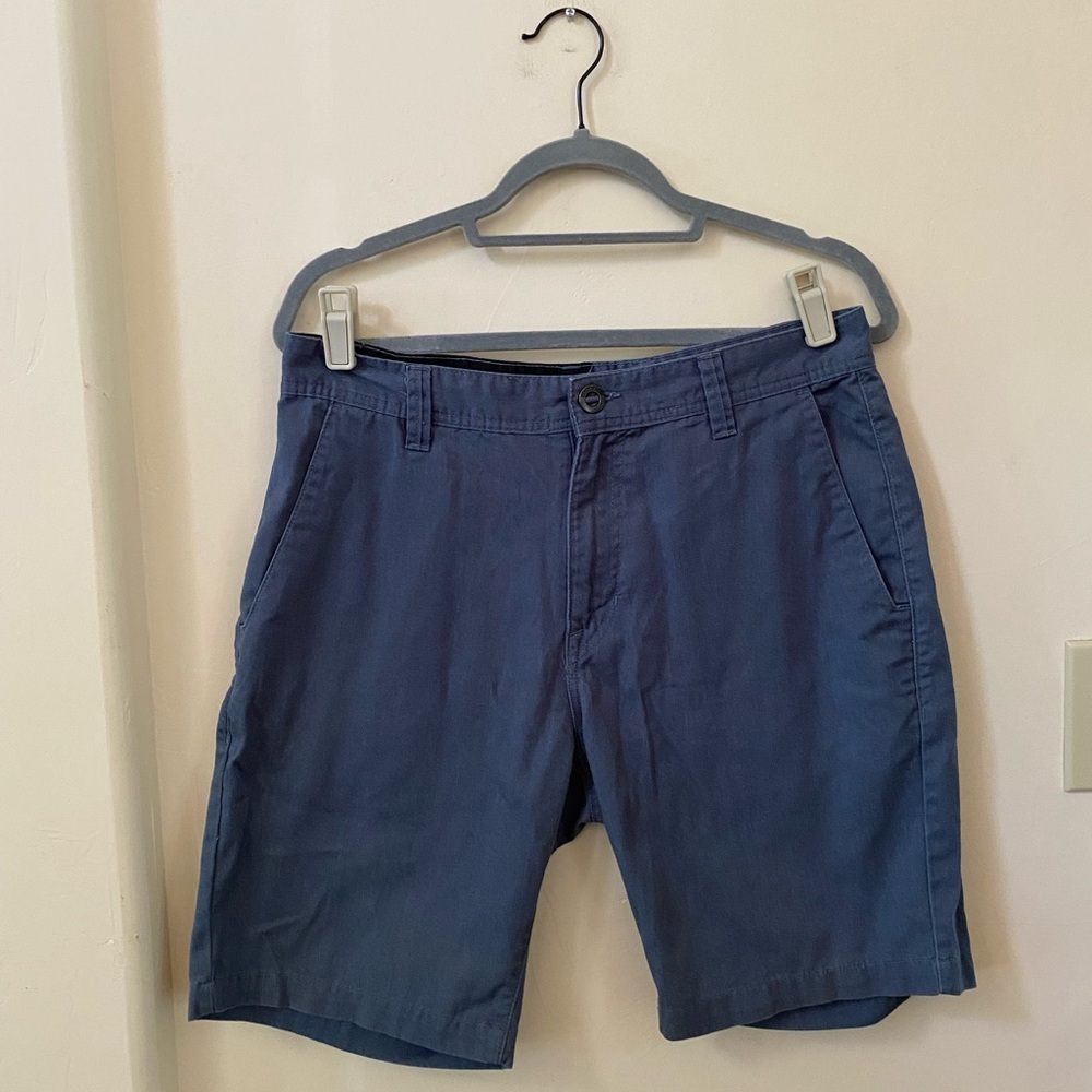 Volcom Blue Chino Shorts Men’s Size 32 Flat Front Casual Blue